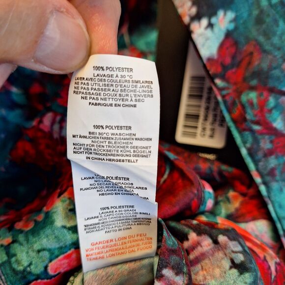 PrettyLittleThing Mini Skirt Floral Size 2  NWT‎ - Picture 7 of 7